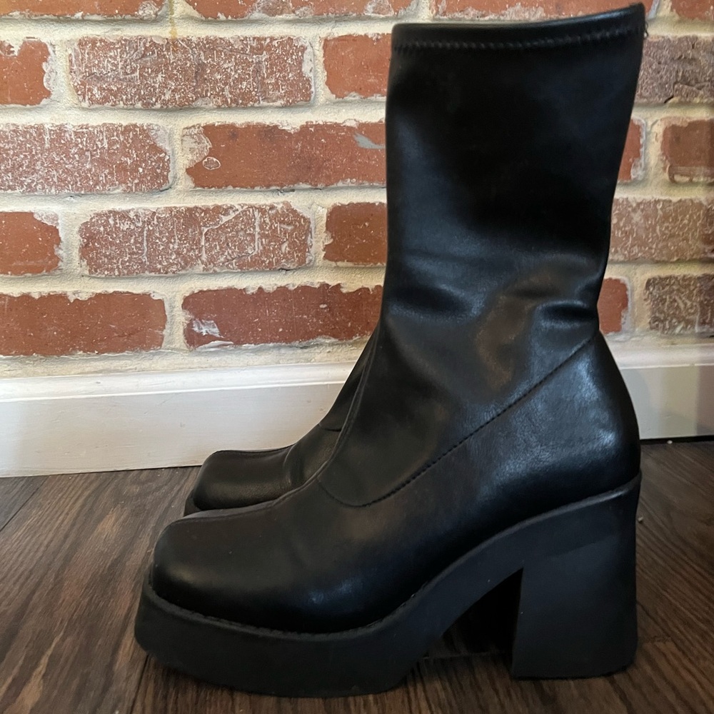 Steve Madden Klayton booties